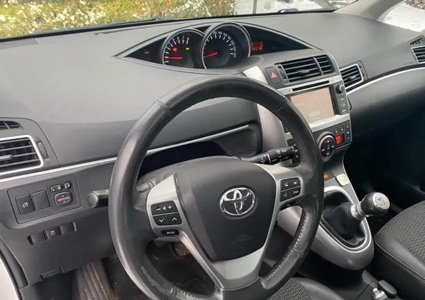 Toyota Verso cena 51900 przebieg: 132000, rok produkcji 2013 z Gdańsk małe 232